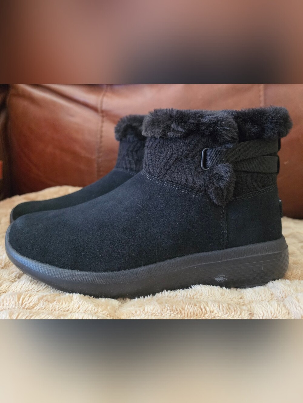 Skechers Black Women's On-The-Go City Winter Boots 8 Wide Fit